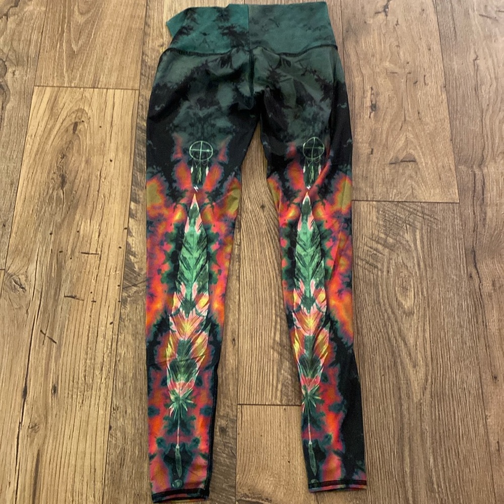 EUC Teeki Eagle Feather Leggings, Small